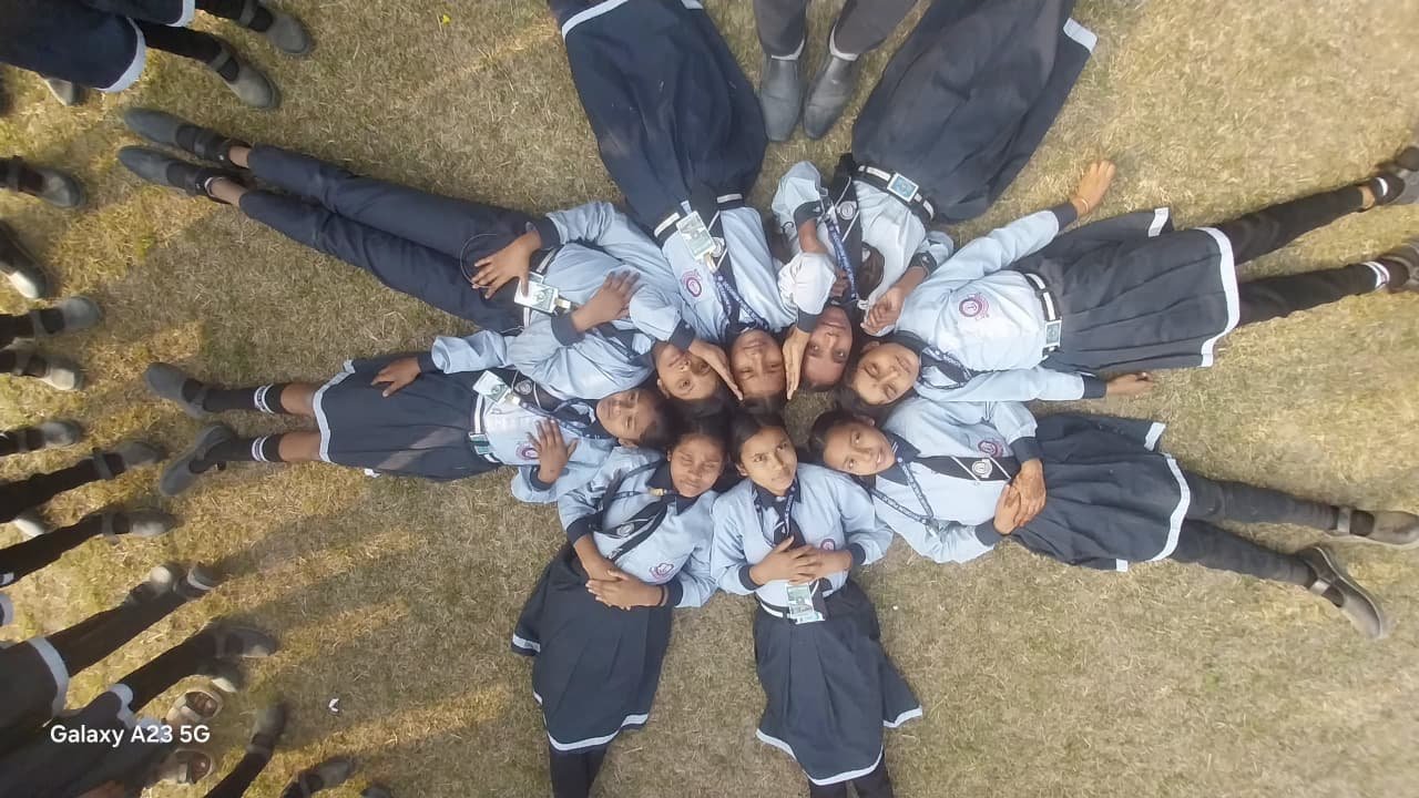 Student Circle Formation